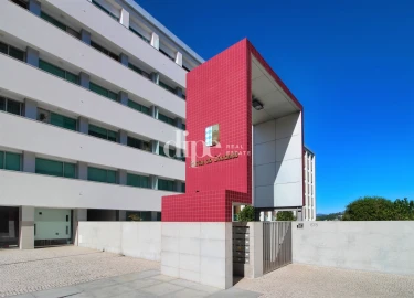 Apartamento T4 para Arrendamento em Costa