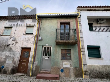 Moradia T2 para Venda em Ninho do Açor e Sobral do Campo