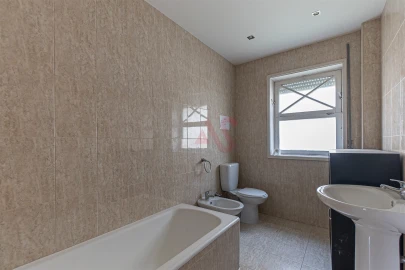 Moradia T8 para Venda em Oliveira, São Paio e São Sebastião