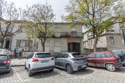 Moradia T8 para Venda em Oliveira, São Paio e São Sebastião
