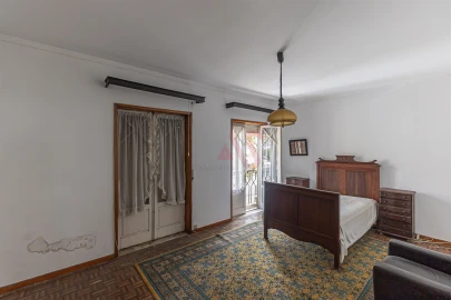 Moradia T8 para Venda em Oliveira, São Paio e São Sebastião