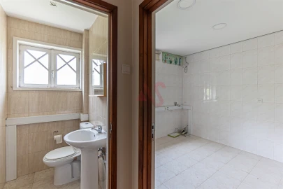 Moradia T8 para Venda em Oliveira, São Paio e São Sebastião