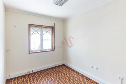 Moradia T8 para Venda em Oliveira, São Paio e São Sebastião