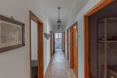 Moradia T8 para Venda em Oliveira, São Paio e São Sebastião