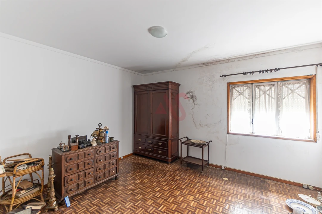 Moradia T8 para Venda em Oliveira, São Paio e São Sebastião Foto 37