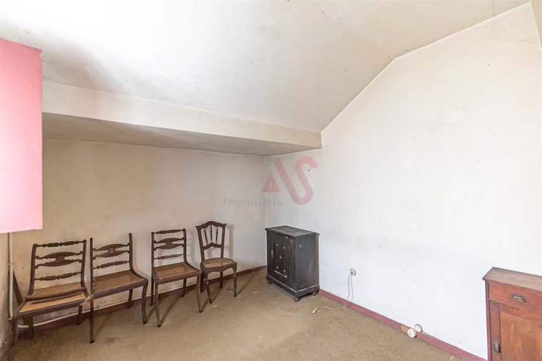 Moradia T8 para Venda em Oliveira, São Paio e São Sebastião Foto 27