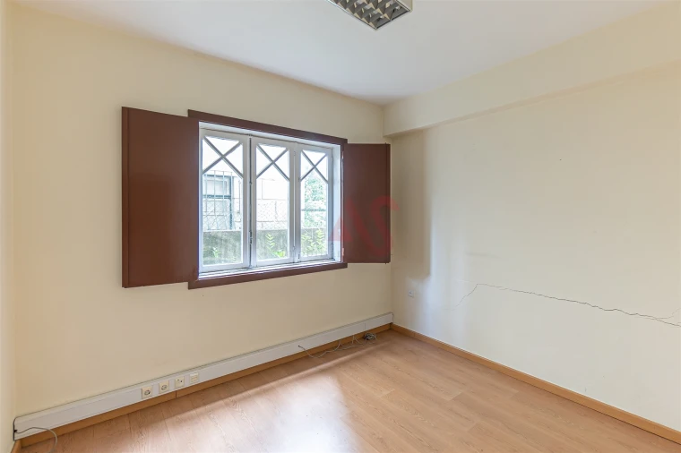 Moradia T8 para Venda em Oliveira, São Paio e São Sebastião Foto 21