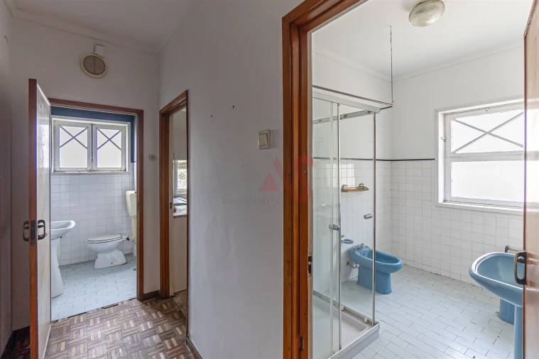 Moradia T8 para Venda em Oliveira, São Paio e São Sebastião Foto 32