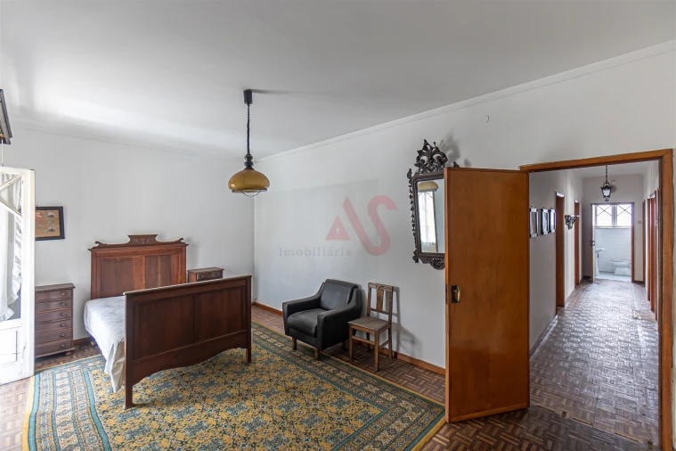 Moradia T8 para Venda em Oliveira, São Paio e São Sebastião Foto 40