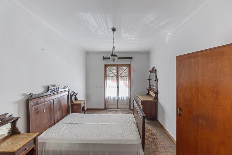 Moradia T8 para Venda em Oliveira, São Paio e São Sebastião Foto 39