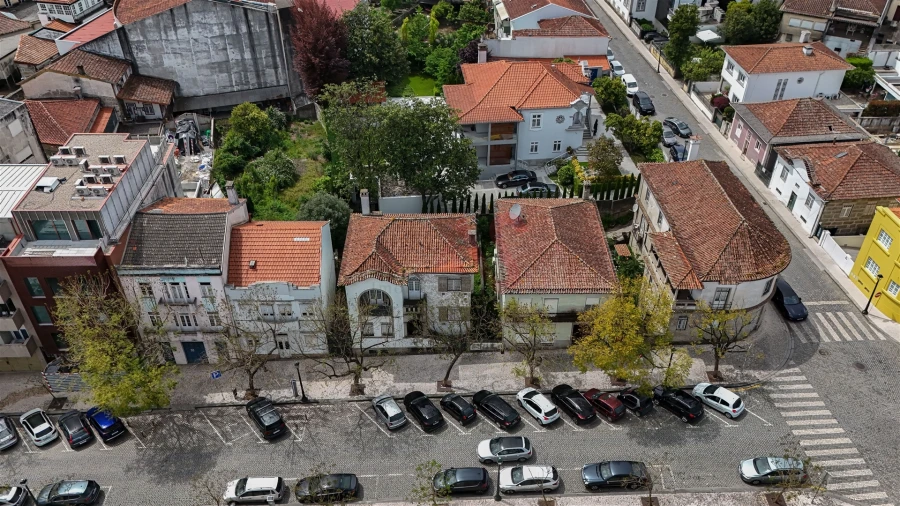Moradia T8 para Venda em Oliveira, São Paio e São Sebastião Foto 50