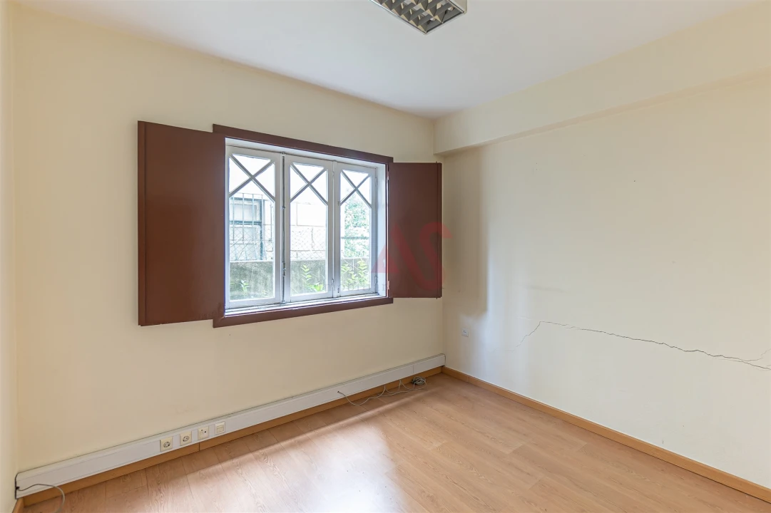 Moradia T8 para Venda em Oliveira, São Paio e São Sebastião Foto 21