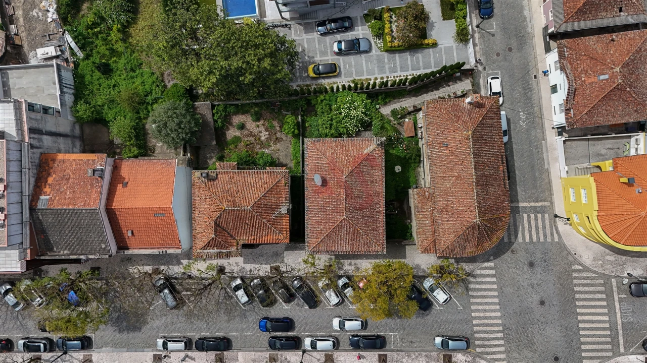 Moradia T8 para Venda em Oliveira, São Paio e São Sebastião Foto 45