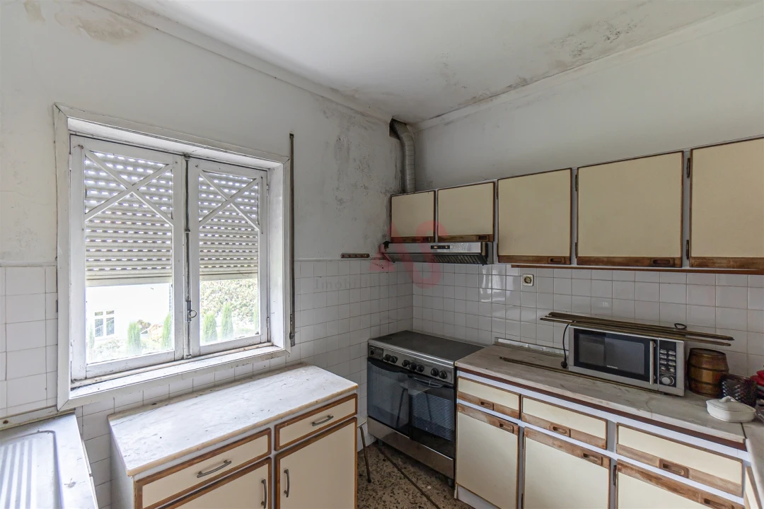 Moradia T8 para Venda em Oliveira, São Paio e São Sebastião Foto 33