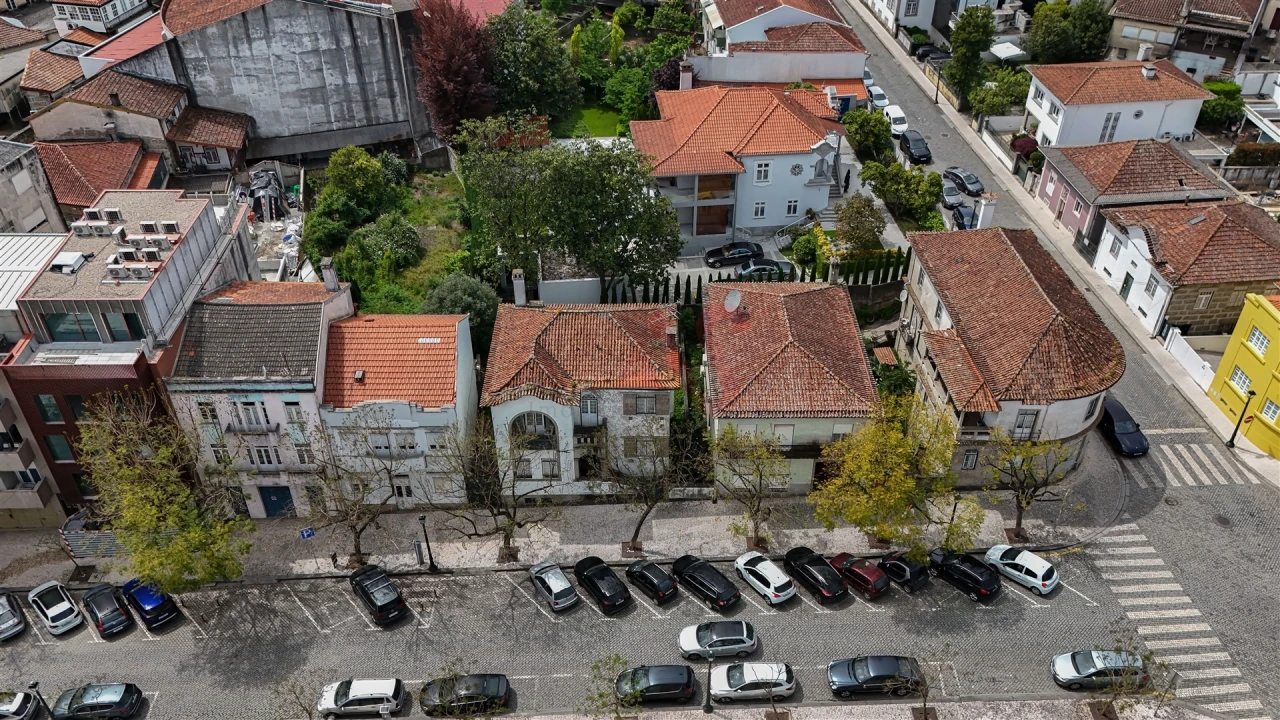 Moradia T8 para Venda em Oliveira, São Paio e São Sebastião Foto 50