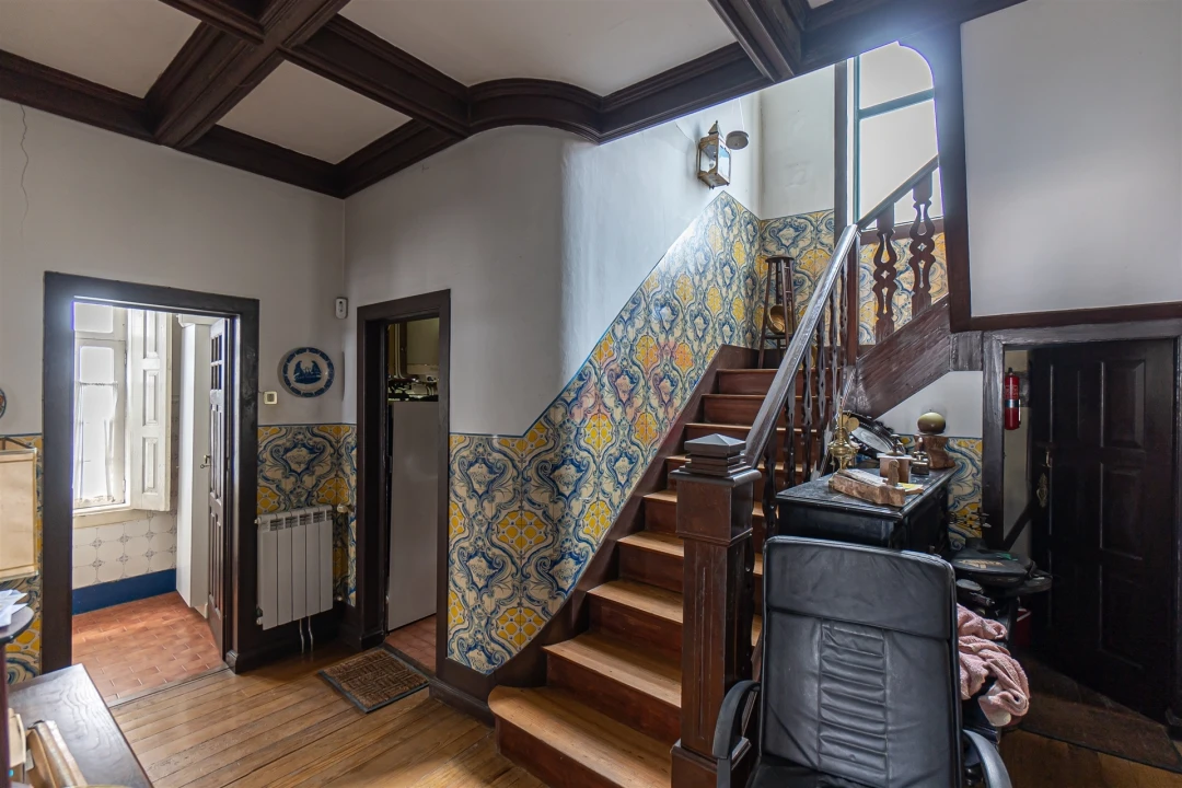 Moradia T4 para Venda em Oliveira, São Paio e São Sebastião Foto 3