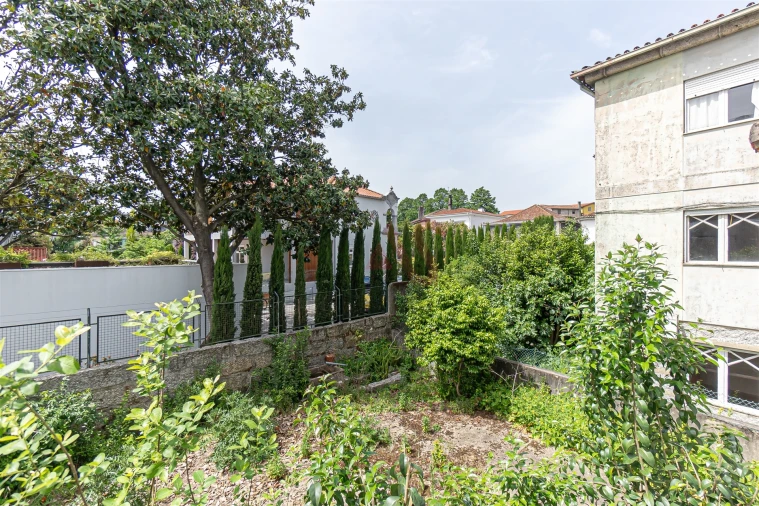 Moradia T4 para Venda em Oliveira, São Paio e São Sebastião Foto 2