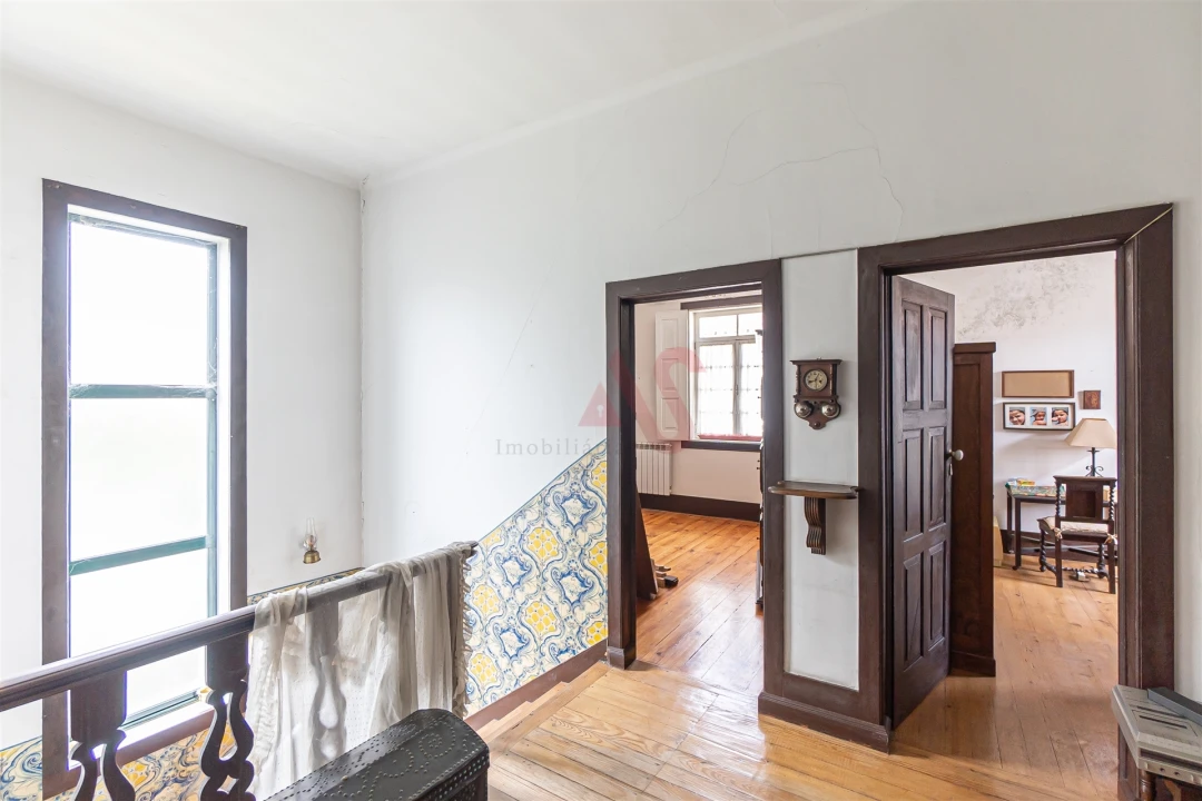 Moradia T4 para Venda em Oliveira, São Paio e São Sebastião Foto 12