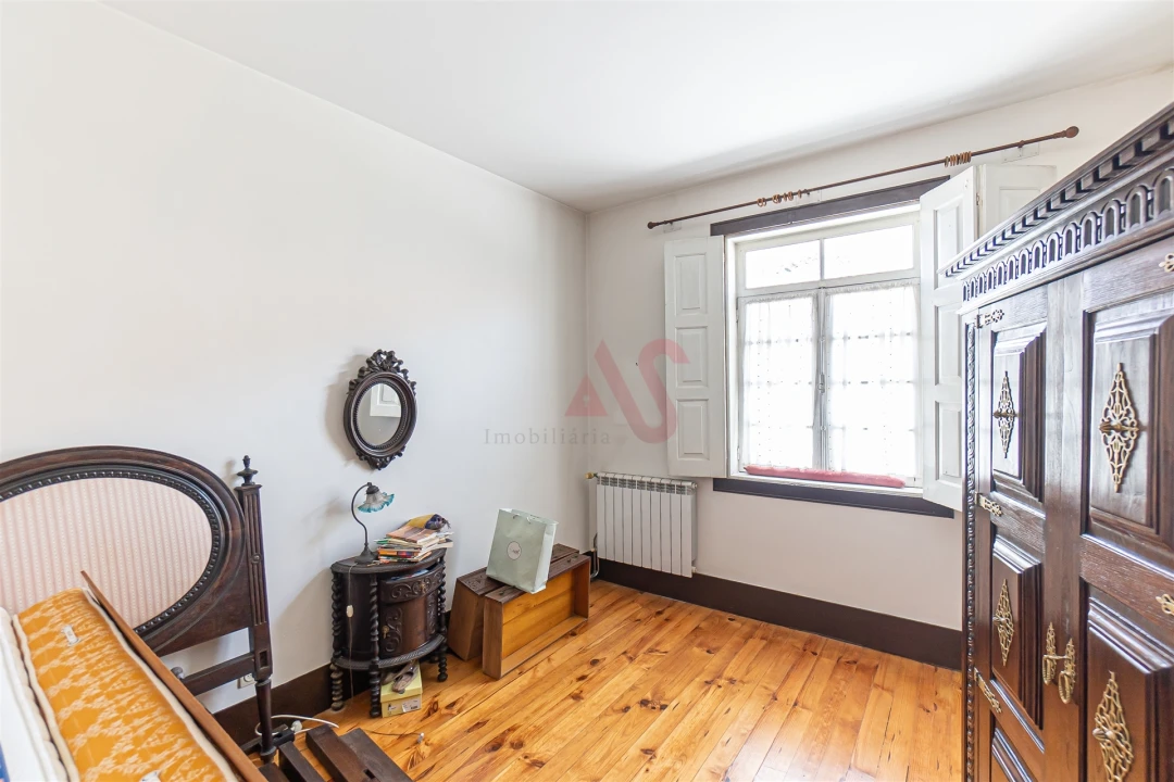 Moradia T4 para Venda em Oliveira, São Paio e São Sebastião Foto 15