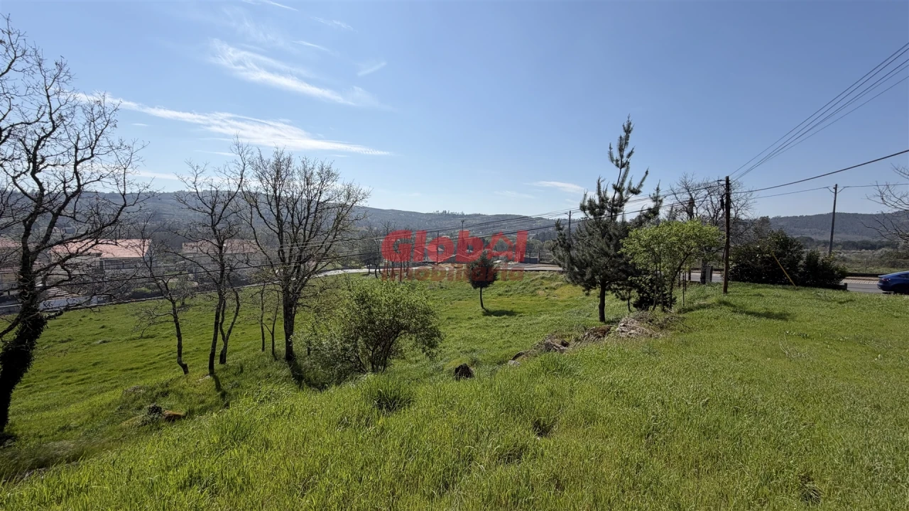 Terreno para Venda em Quintela de Azurara Foto 1