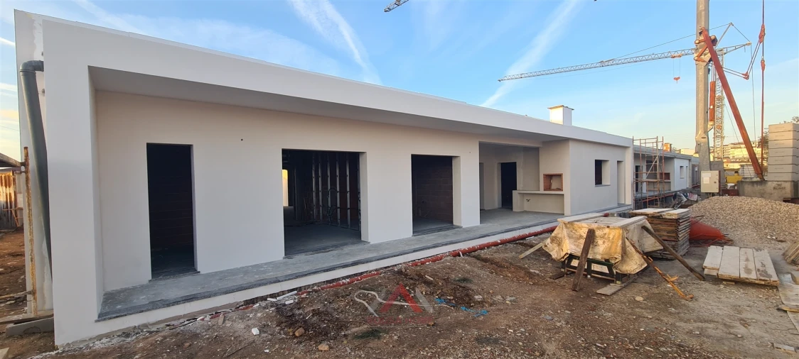 Moradia T4 para Venda em Marrazes e Barosa Foto 3