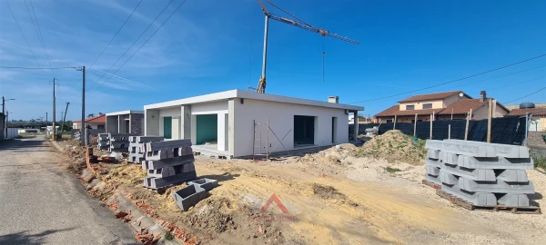 Moradia T3 para Venda em Souto da Carpalhosa e Ortigosa