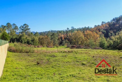 Moradia T3 para Venda em Santa Cruz da Trapa e São Cristóvão de Lafões