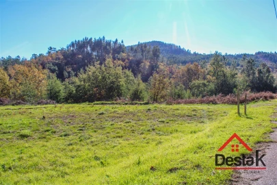 Moradia T3 para Venda em Santa Cruz da Trapa e São Cristóvão de Lafões