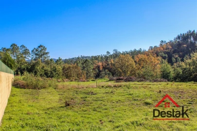 Moradia T3 para Venda em Santa Cruz da Trapa e São Cristóvão de Lafões
