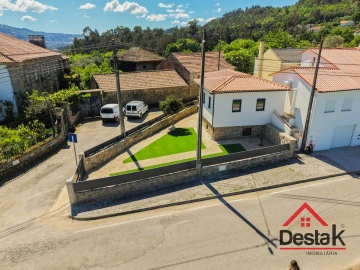 Moradia T3 para Venda em São Pedro do Sul, Várzea e Baiões