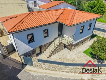 Moradia T3 para Venda em São Pedro do Sul, Várzea e Baiões