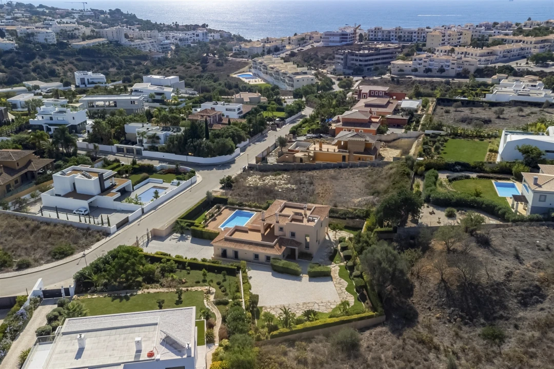 Terreno para Venda em Lagos (São Sebastião e Santa Maria) Foto 1