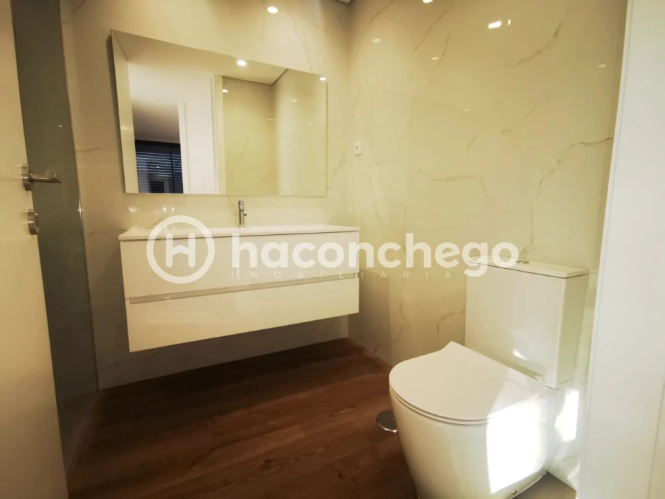 Apartamento T1 para Arrendamento em Arcozelo Foto 24
