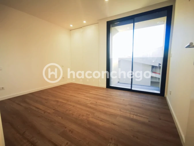 Apartamento T1 para Arrendamento em Arcozelo Foto 21