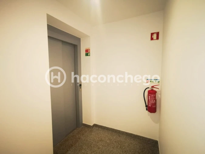 Apartamento T1 para Arrendamento em Arcozelo Foto 7