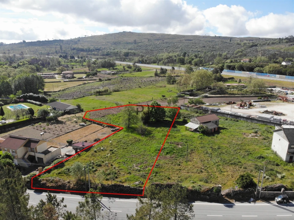 Terreno para Venda em Quintela de Azurara Foto 1