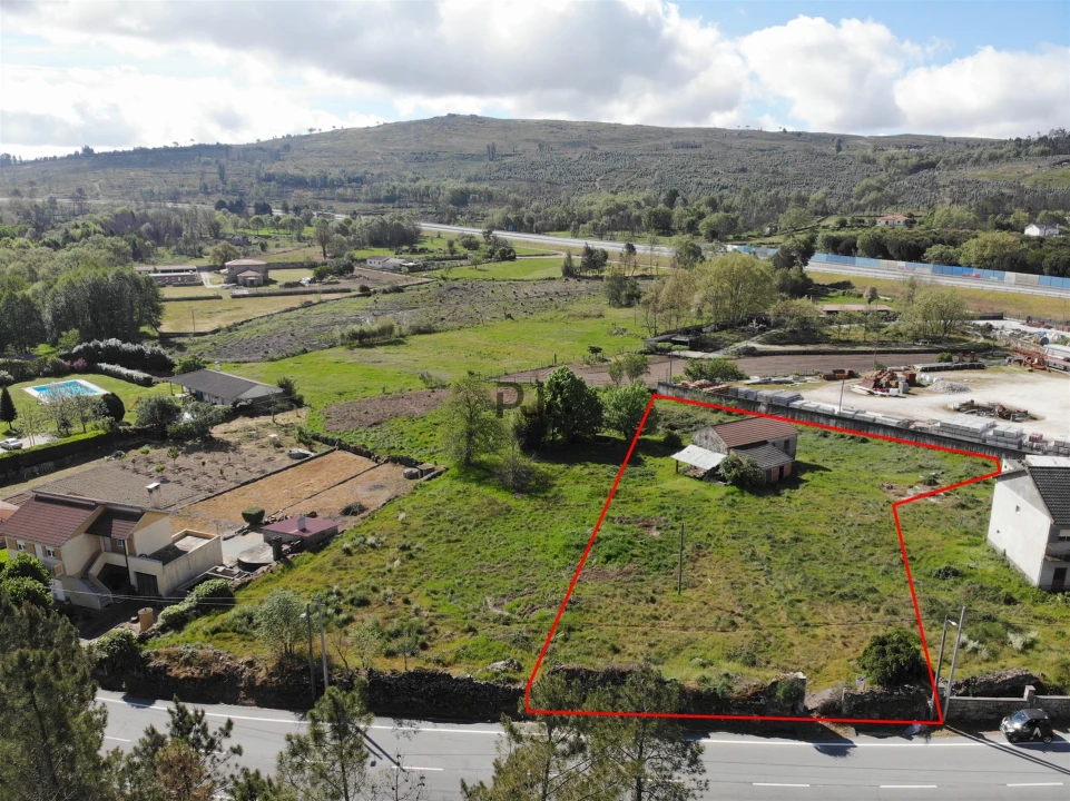 Terreno para Venda em Quintela de Azurara Foto 1