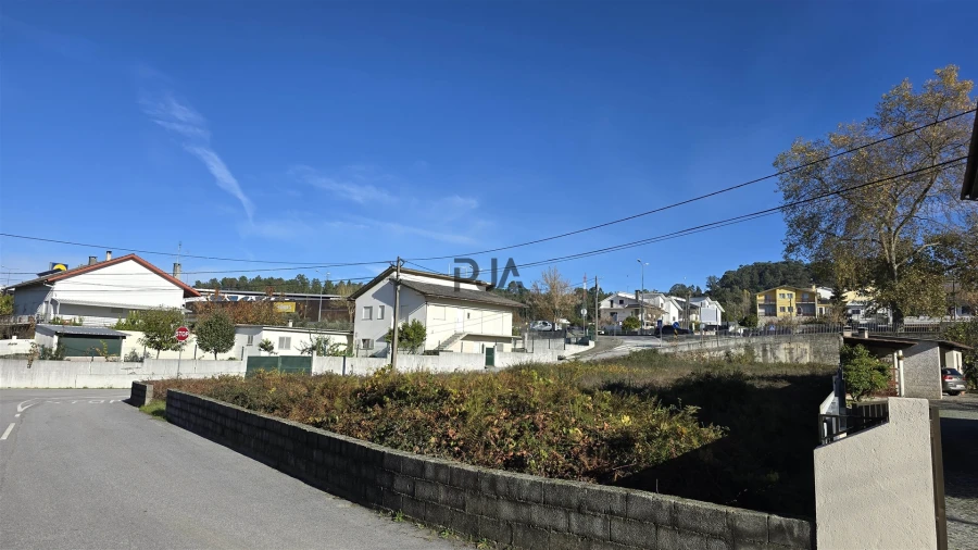 Moradia T3 para Venda em Abraveses Foto 5