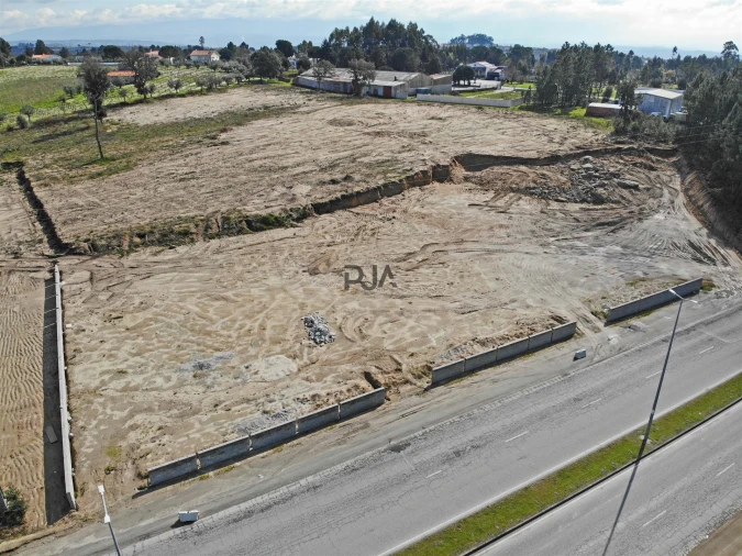 Moradia T3 para Venda em Nelas Foto 7