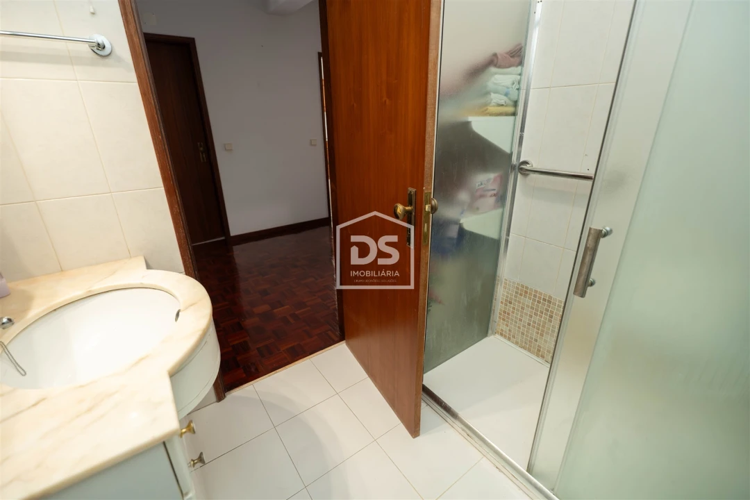 Apartamento T3 para Venda em Alcobaça e Vestiaria Foto 16