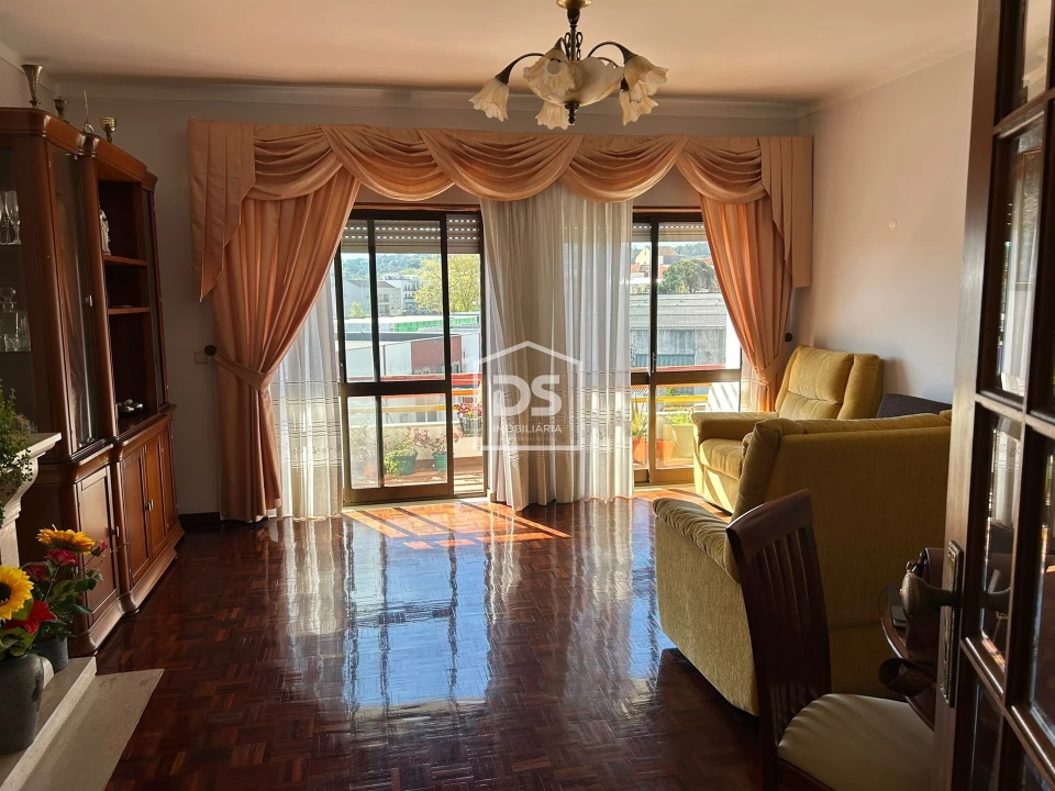 Apartamento T3 para Venda em Alcobaça e Vestiaria Foto 1