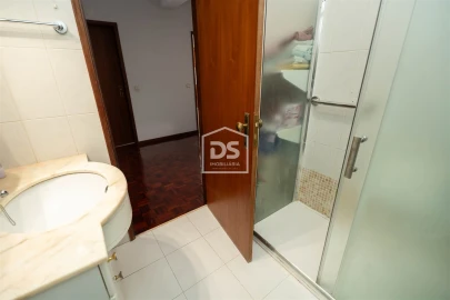 Apartamento T3 para Venda em Alcobaça e Vestiaria