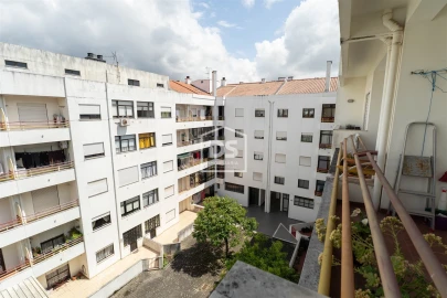 Apartamento T3 para Venda em Alcobaça e Vestiaria