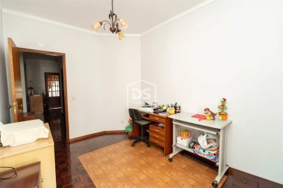 Apartamento T3 para Venda em Alcobaça e Vestiaria
