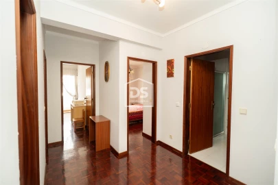 Apartamento T3 para Venda em Alcobaça e Vestiaria