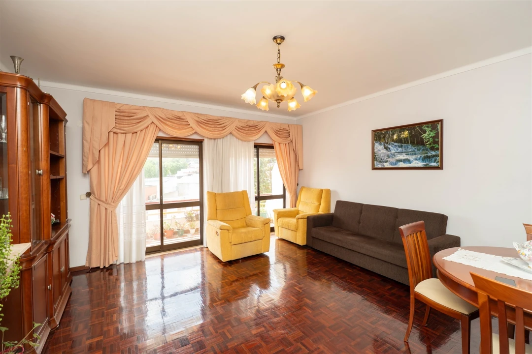 Apartamento T3 para Venda em Alcobaça e Vestiaria Foto 1
