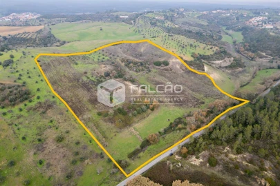 Terreno para Venda em Azoia de Cima e Tremês