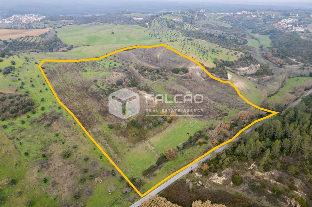 Terreno para Venda em Azoia de Cima e Tremês Foto 1