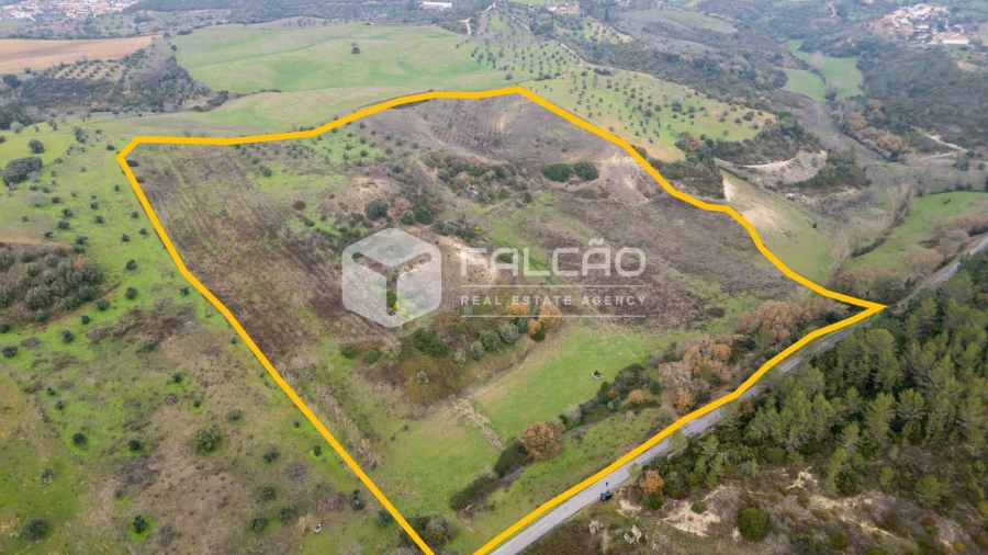 Terreno para Venda em Azoia de Cima e Tremês