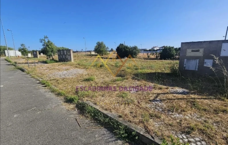 Terreno para Venda em Sarilhos Grandes Foto 12